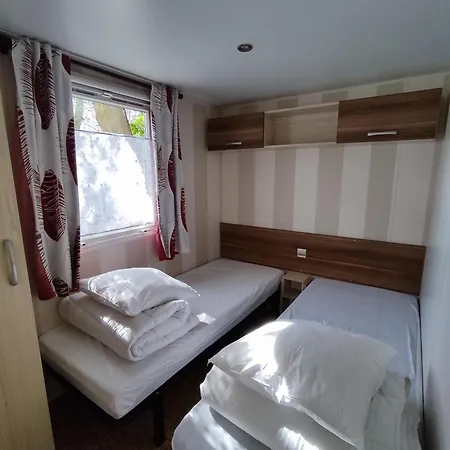 Mobil A Au L'escale Proche De Royan Campingplatz *